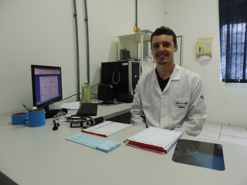 Secretaria Municipal de Saúde conta com os serviços de mais um médico